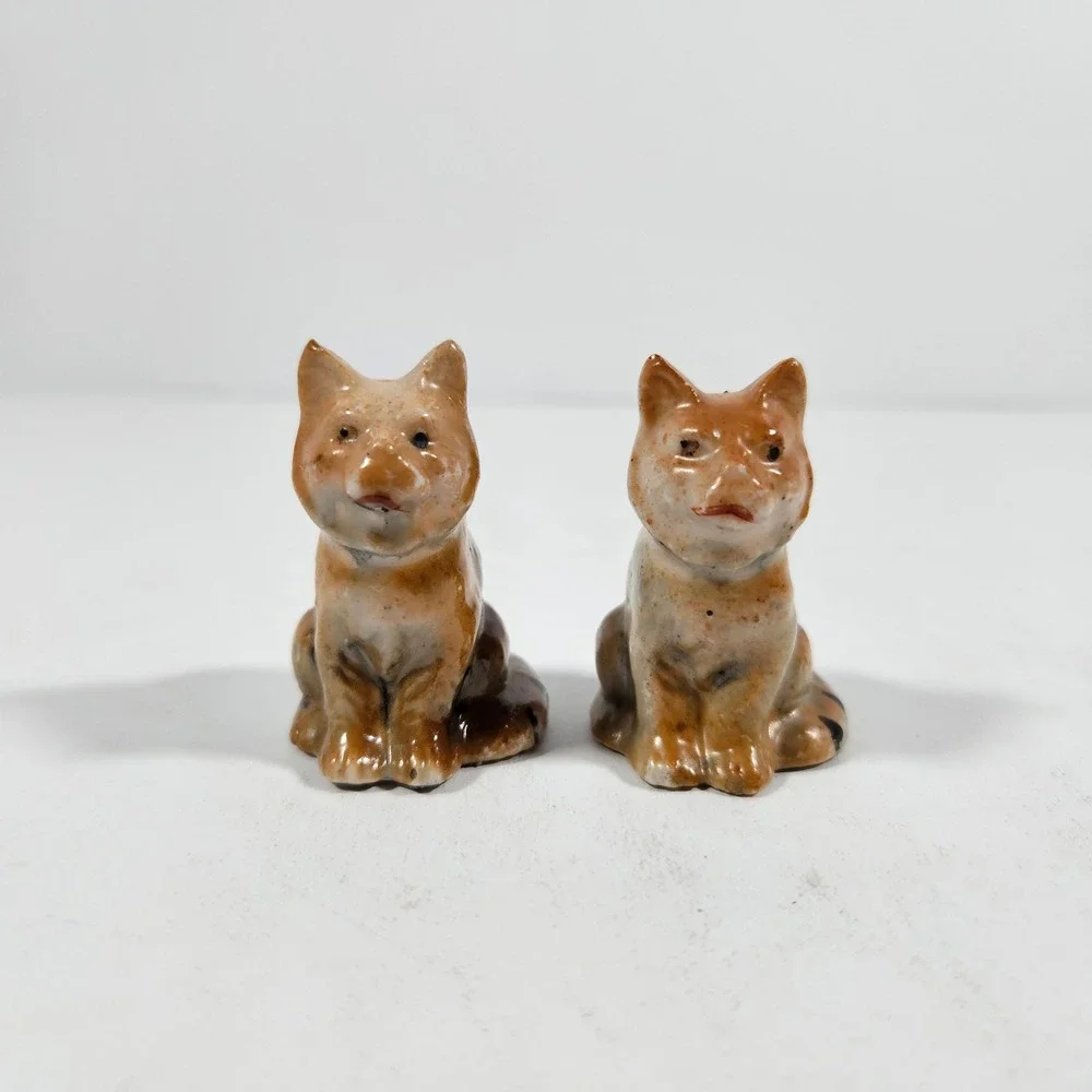 Vintage Japan Ceramic Kitty Salt and Pepper Shakers Ginger Tabby Cat Set